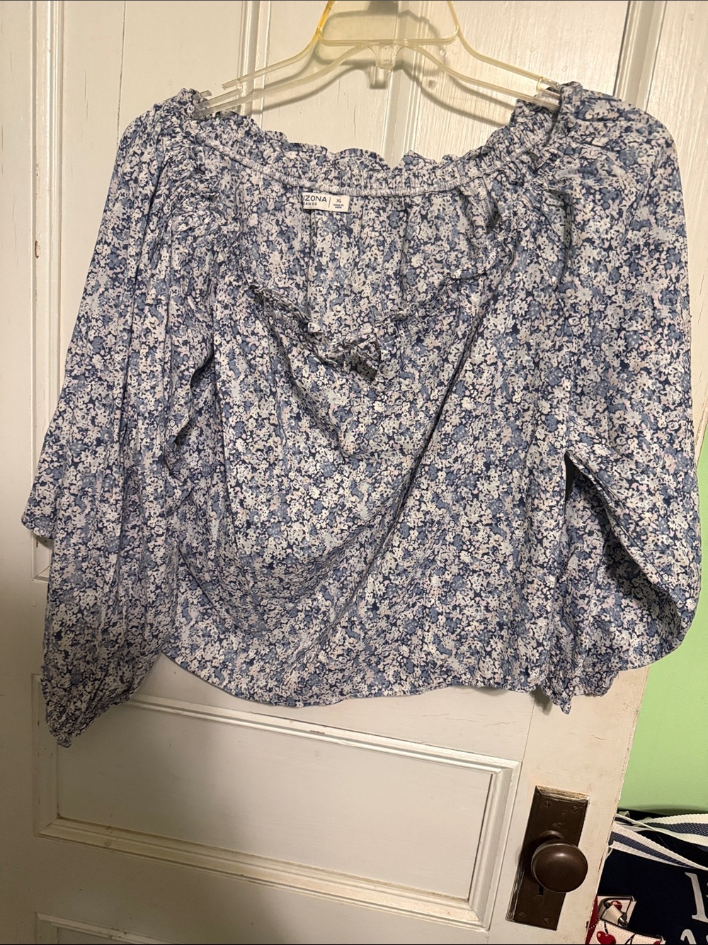Arizona Jean Company Blue and White Floral Peasant Blouse